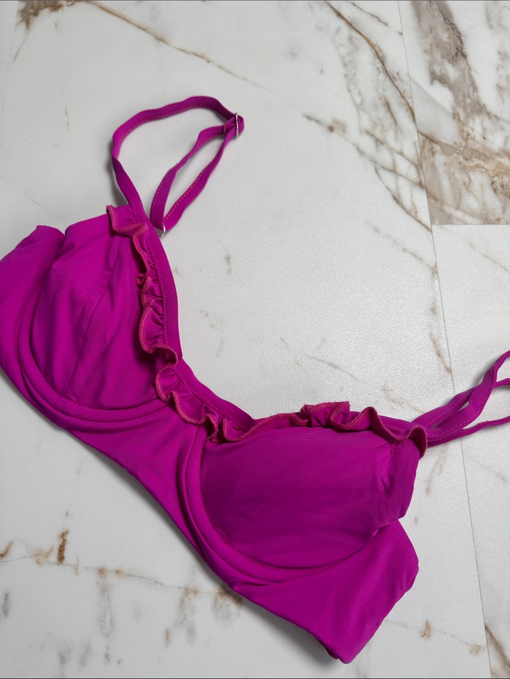Dippin Daisys Ruffle Underwire Fuschia Bikini Top Sz S Resortwear Summer Trendy